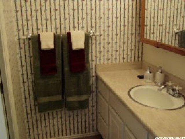 9318 Springwood Ln, Sandy, UT 84093 — photo 8