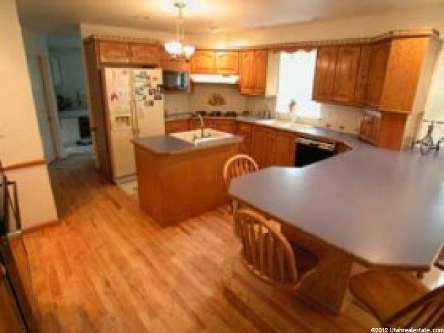 2127 Oak Manor Dr, Sandy, UT 84092 — photo 3