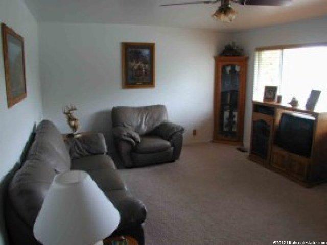 4305 Twilight Dr, Kearns, UT 84118 — photo 2
