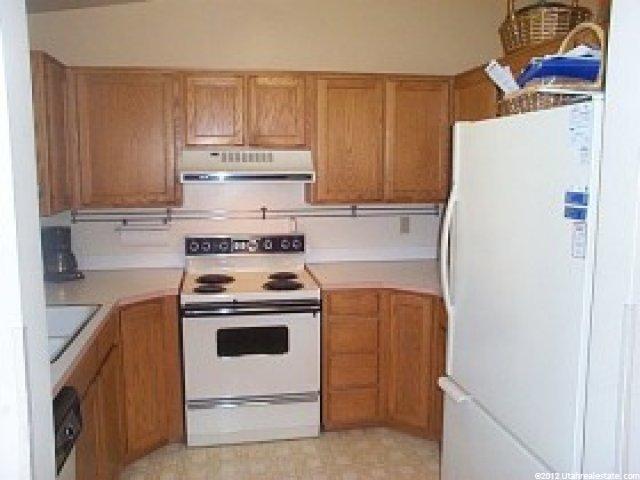 1049 E Cherry Ln, Layton, UT 84040 — photo 2