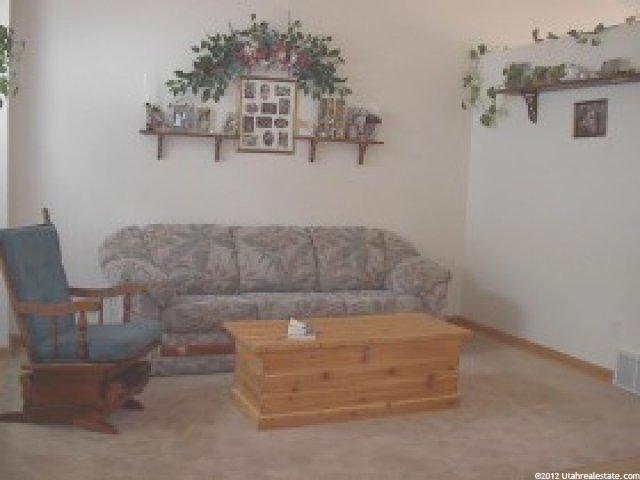 423 W 1900 S, Clearfield, UT 84015 — photo 2