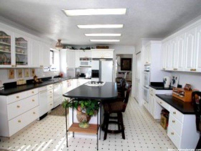 90 Canterbury Cir, Logan, UT 84321 — photo 2