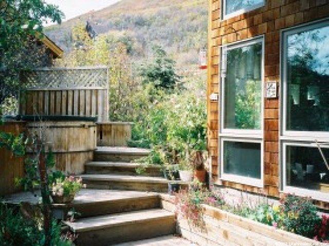 8836 N Cove Dr, Park City, UT 84098 — photo 2