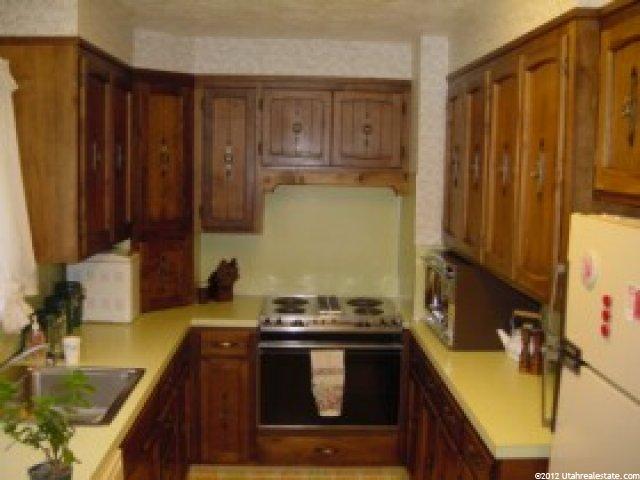 575 S 600 E, River Heights, UT 84321 — photo 4