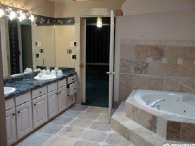 8005 Showcase Ln, Sandy, UT 84094 — photo 7
