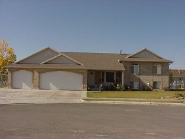 587 N 2150 W, West Point, UT 84015 — photo 2