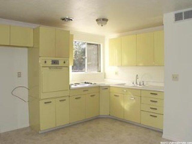 8445 S 1475 E, Sandy, UT 84093 — photo 4