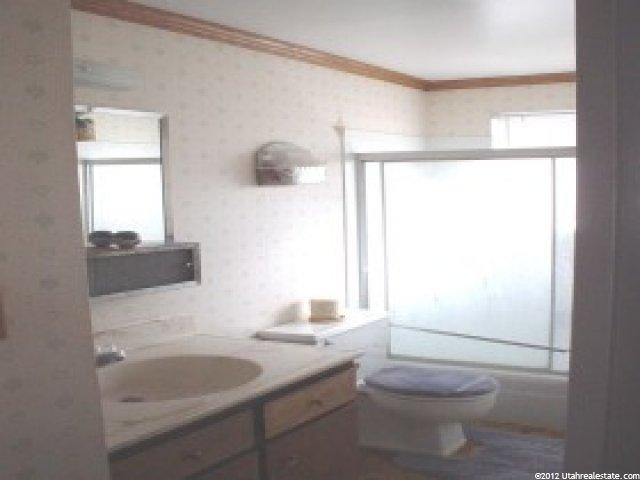 597 W 1680 N, Clinton, UT 84015 — photo 4