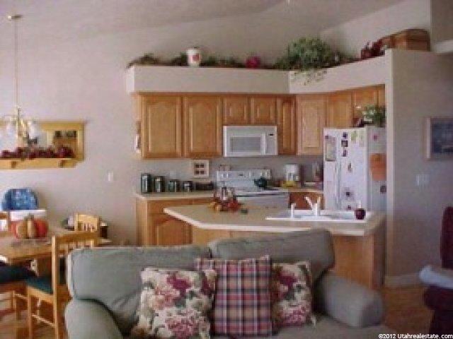 16 S 2420 E Cir, St. George, UT 84790 — photo 3