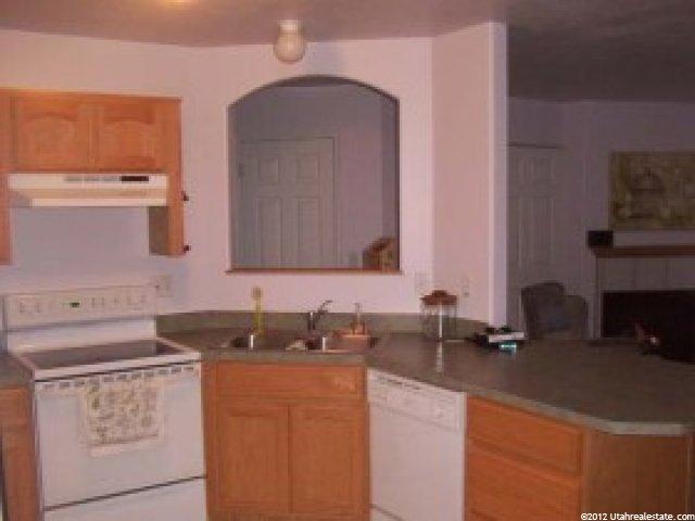 208 Brookmeadow Dr, Harrisville, UT 84404 — photo 3