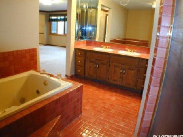 8070 S 1700 E, Sandy, UT 84093 — photo 8