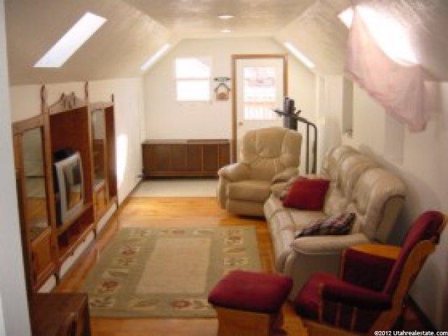 196 W Center St, Providence, UT 84332 — photo 4