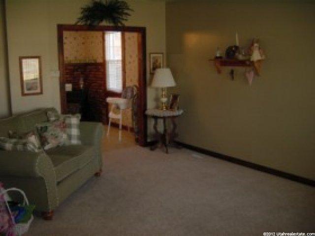 196 W Center St, Providence, UT 84332 — photo 6