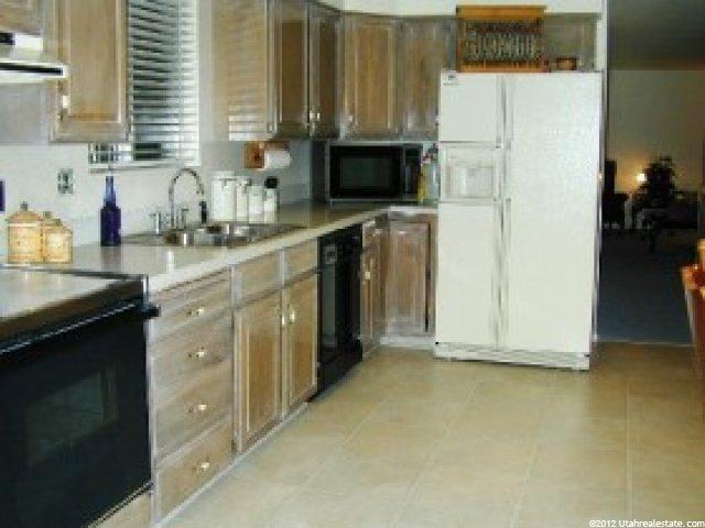 1852 N 2700 E, Layton, UT 84040 — photo 2