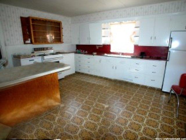 407 S 100 E, Hyrum, UT 84319 — photo 2