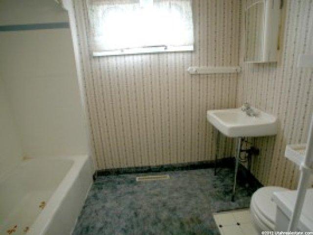 407 S 100 E, Hyrum, UT 84319 — photo 7