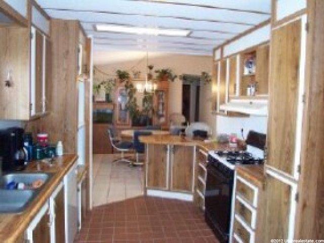 212 Eastgate Dr, Sandy, UT 84070 — photo 2
