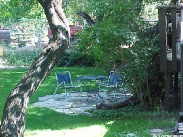 890 Wood St, Ogden, UT 84404 — photo 2