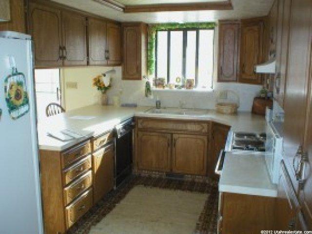 1624 Hayes Dr, Layton, UT 84040 — photo 5