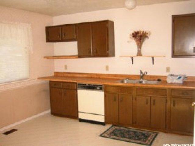 4972 Tuscan St, Kearns, UT 84118 — photo 3