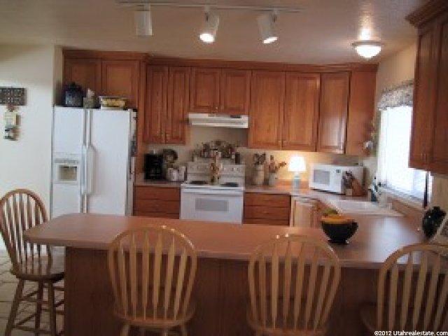 877 Windsor Ln, Bountiful, UT 84010 — photo 2
