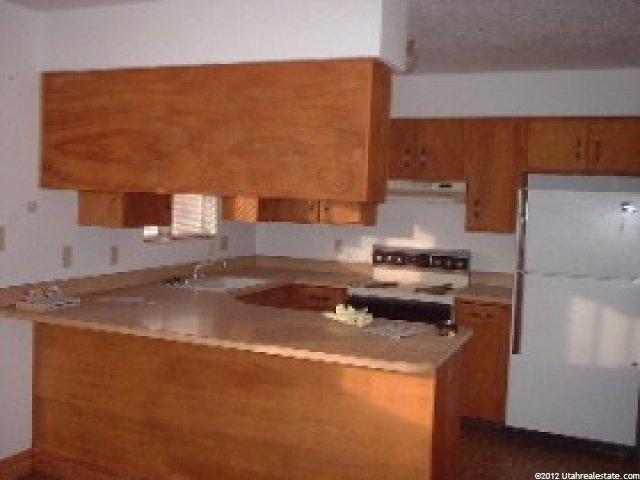 563 N 1050 W, Clearfield, UT 84015 — photo 3