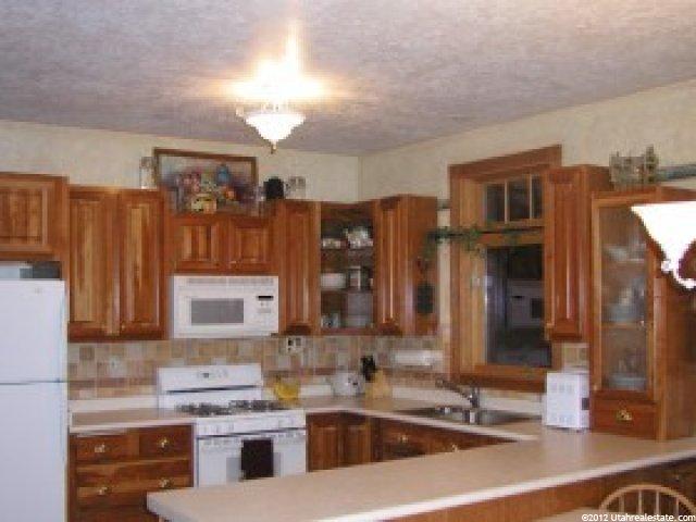 228 London Rd, Centerville, UT 84014 — photo 2