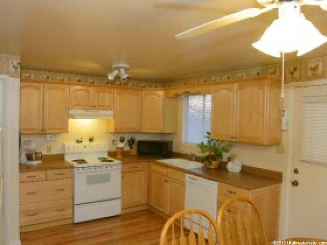 180 E 850 N, Centerville, UT 84014 — photo 3