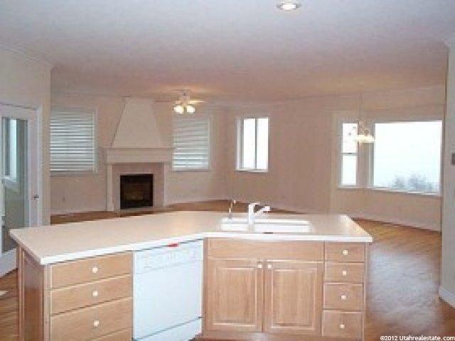 3494 Huntington Dr, Bountiful, UT 84010 — photo 2