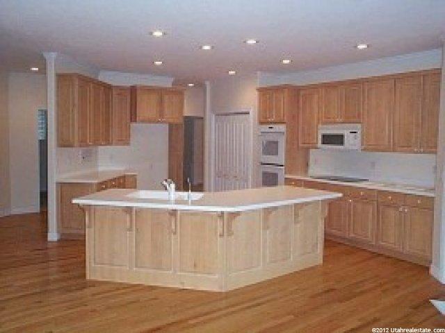 3494 Huntington Dr, Bountiful, UT 84010 — photo 4
