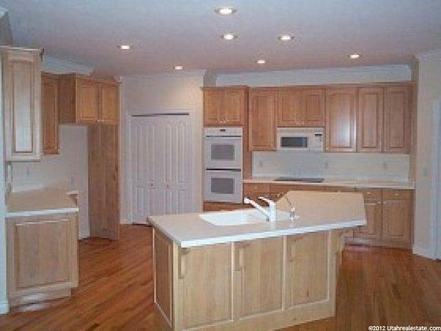 3494 Huntington Dr, Bountiful, UT 84010 — photo 5