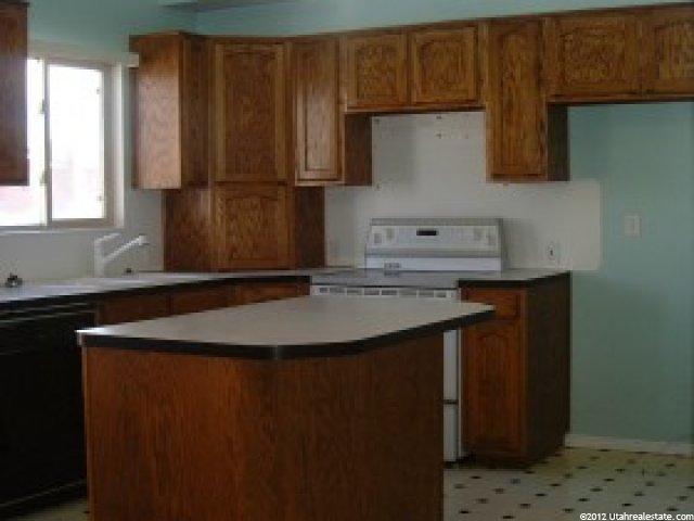 852 N 1500 W, Clinton, UT 84015 — photo 4