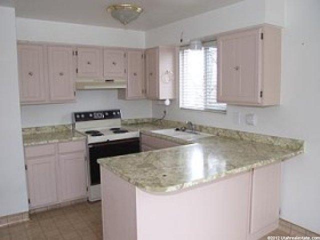 8724 Chariot Dr, Sandy, UT 84094 — photo 3