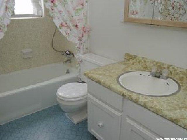 8724 Chariot Dr, Sandy, UT 84094 — photo 6