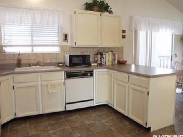 8828 S 1595 E, Sandy, UT 84093 — photo 4