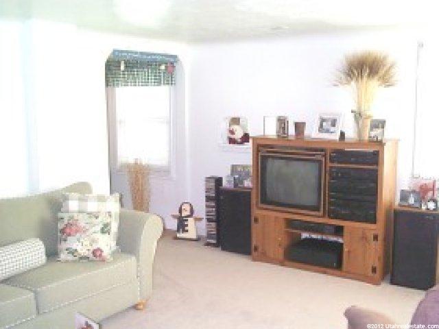 704 W Cahoon St, Ogden, UT 84401 — photo 2