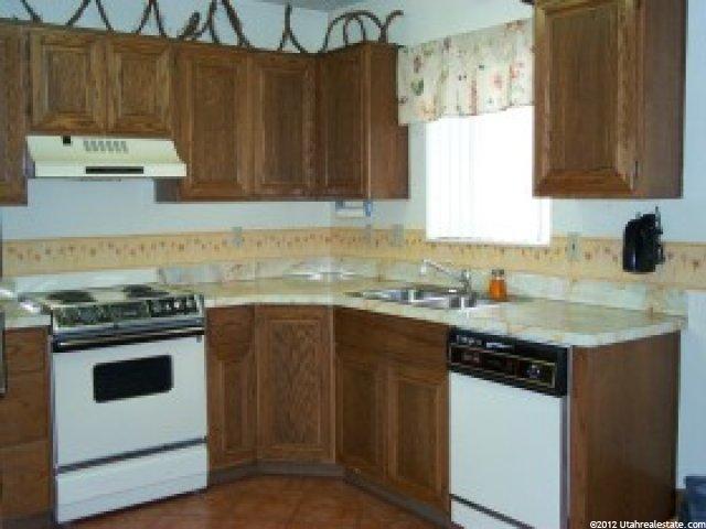 1077 E 2400 N, Layton, UT 84040 — photo 4