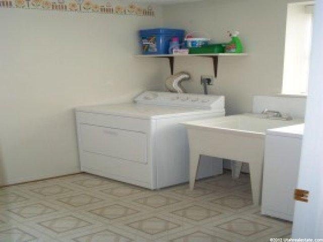 1077 E 2400 N, Layton, UT 84040 — photo 6
