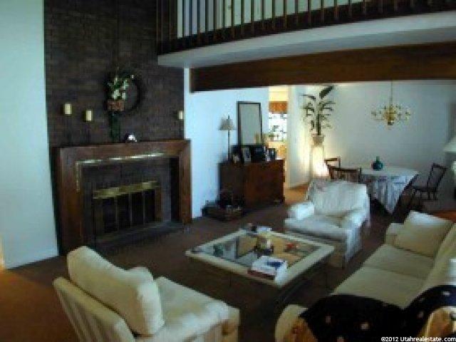 8460 Taos Dr, Sandy, UT 84093 — photo 2