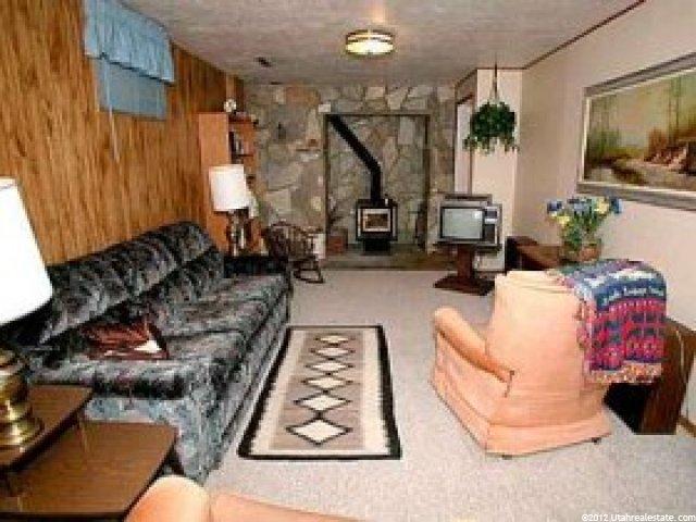 375 Panoramic Dr, Hyrum, UT 84319 — photo 2