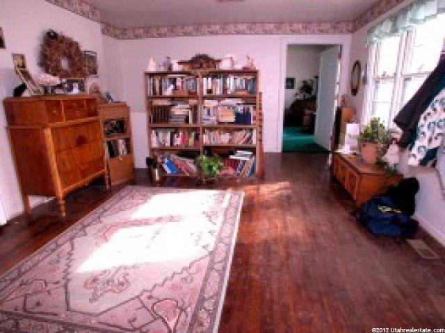 391 E Main St, Hyrum, UT 84319 — photo 5
