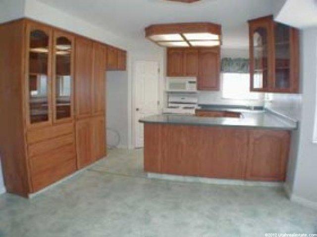 661 E Center St, Providence, UT 84332 — photo 3