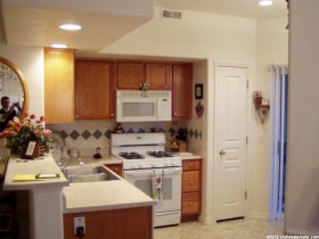 961 Courtyard Ln, Centerville, UT 84014 — photo 3