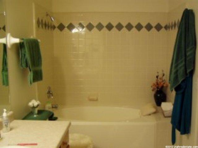 961 Courtyard Ln, Centerville, UT 84014 — photo 6
