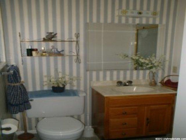 147 S 150 E, Kaysville, UT 84037 — photo 6