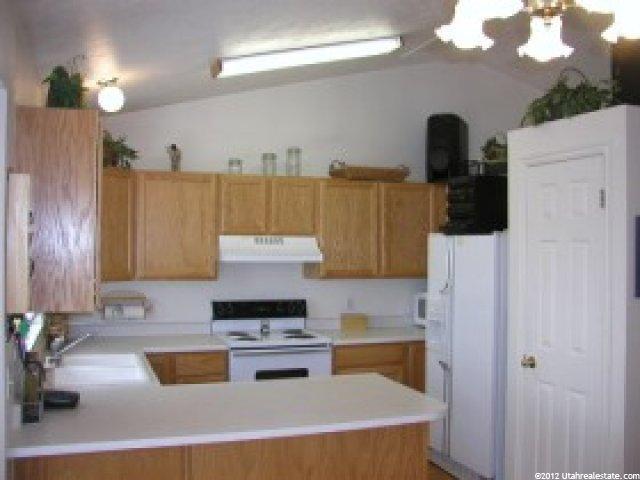 195 W 1475 N, Layton, UT 84041 — photo 4