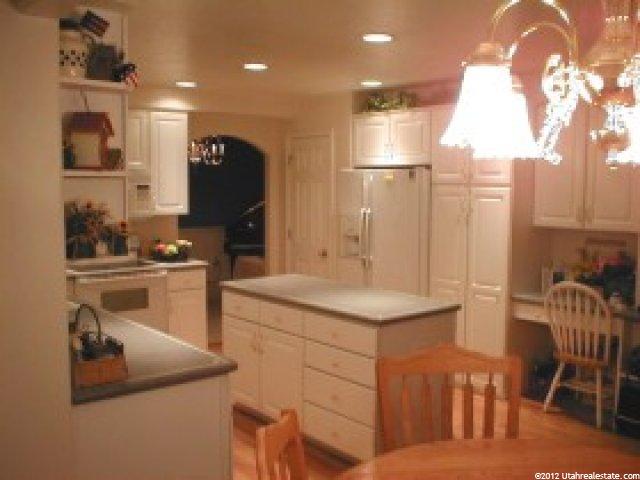 212 Carrington Ln, Centerville, UT 84014 — photo 4
