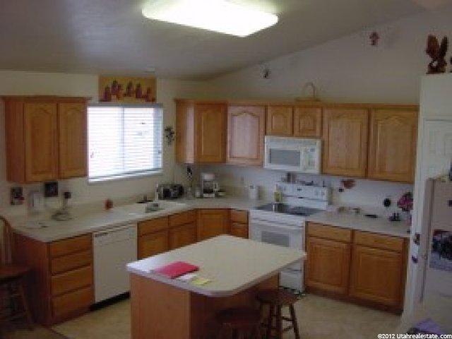 1156 N 100 E, Harrisville, UT 84404 — photo 3