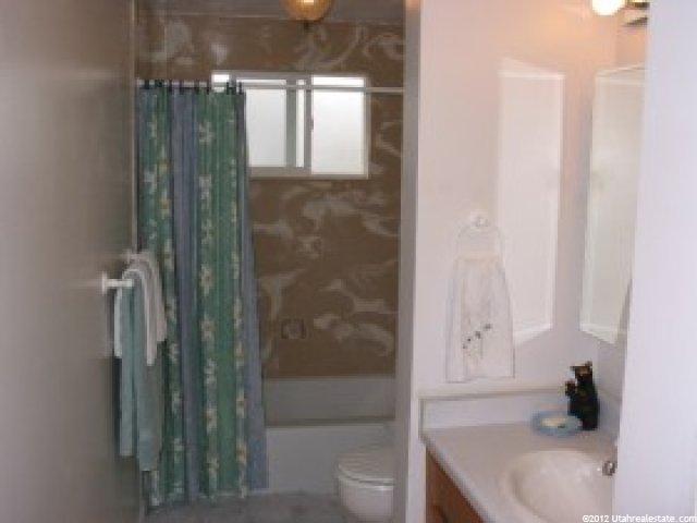 6076 S 2475 W, Roy, UT 84067 — photo 7