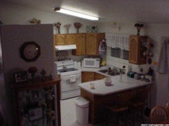 809 W 1520 N, Clinton, UT 84015 — photo 5